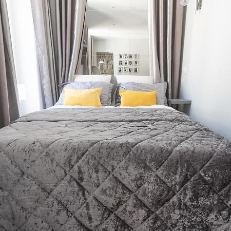 Le Petit Prince- Studio Cosy 2 Pers -Metro Valmy Lyon Exteriör bild